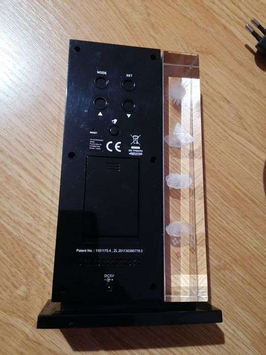 Ceas digital de birou cu multe functii