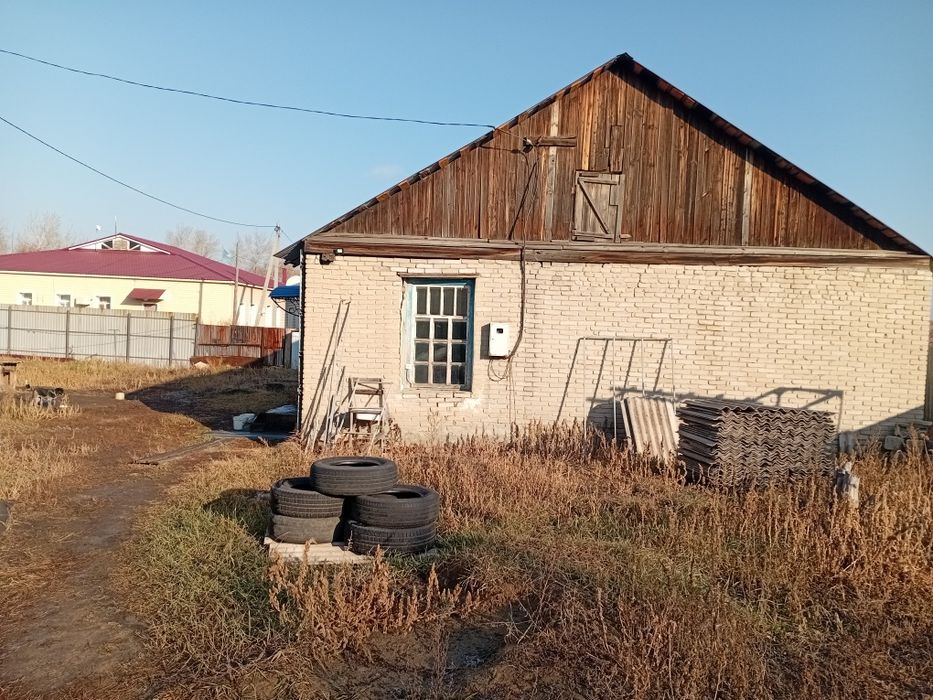 Продам дом в цетре села Аулиеколь