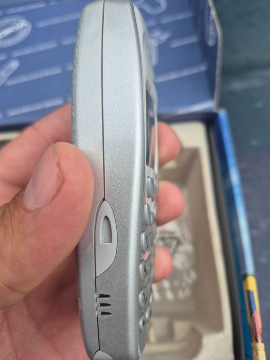 Nokia 3410 impecabil la cutie Ca NOU (folie display)