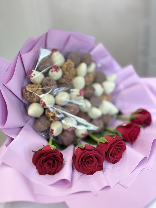 Клубника в шоколаде, букты , цветы , подарок