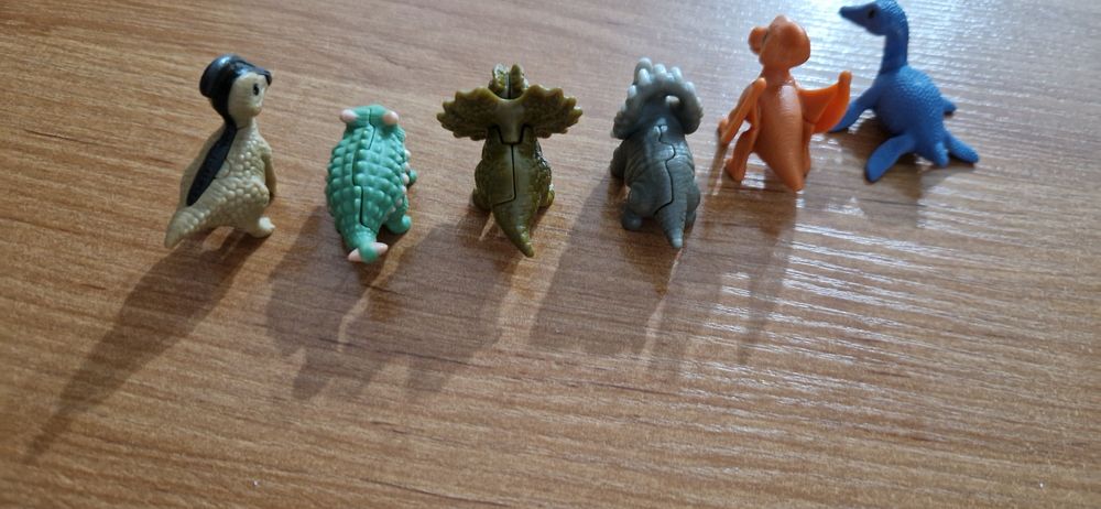 Игрушки динозавры из "Kinder"