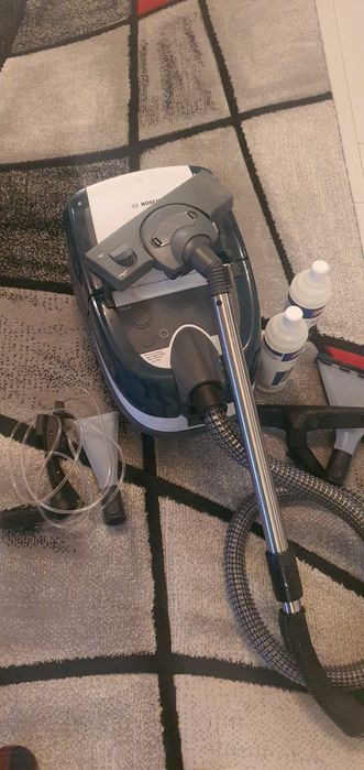 Aspirator BOSH AquaWash & Clean