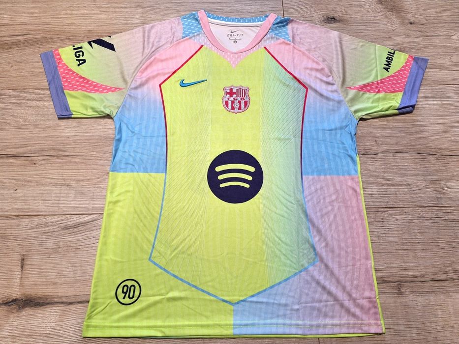 Футболна фланелка на Барселона #Ламин Ямал #10#специално издание!