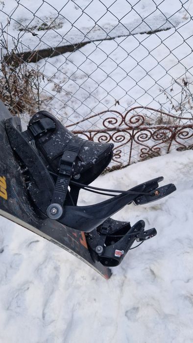 Placă snowboard Nitro + legături Flow (prindere rapidă)