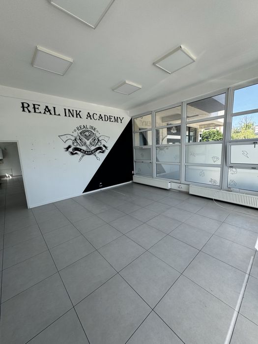 Inchiriez spatiu comercial 90mp