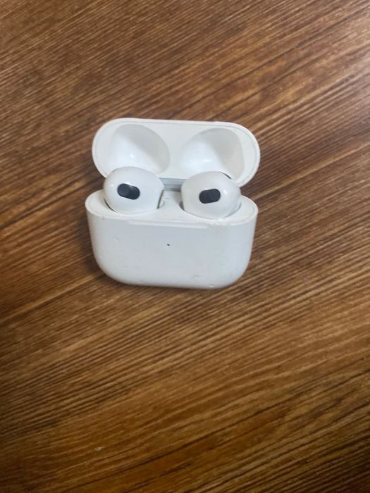 Продаются AirPods в отличном состоянии