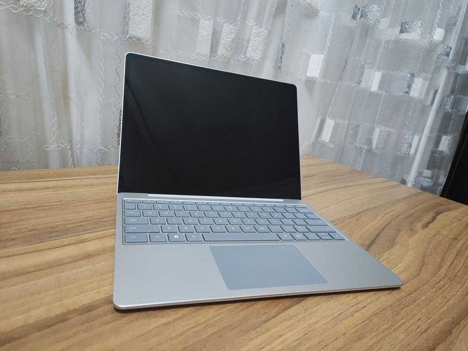 Microsoft Surface Laptop Go 2