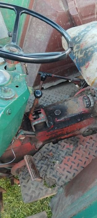 Vând tractor Renault 651