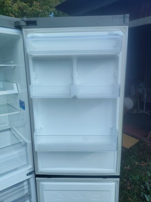 Продам холодильник Samsung NoFrost