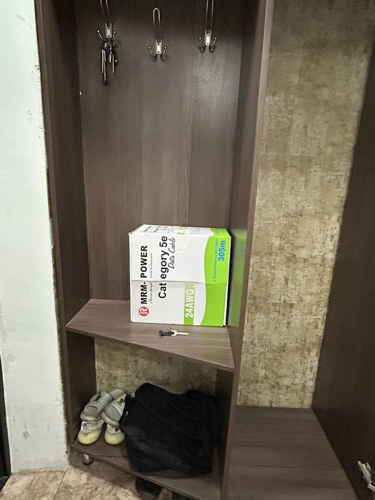 Продам шкаф для прихожей