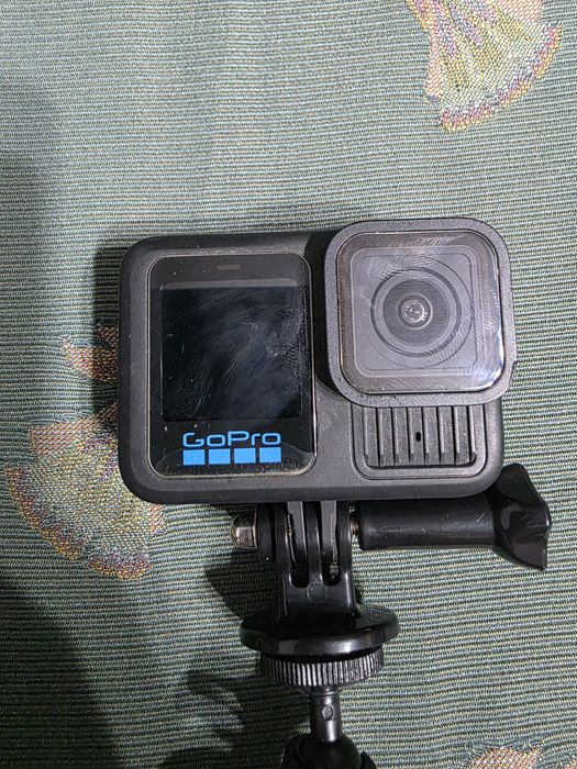 GoPro HERO 13 Black + 4 baterii + Hub încărcare + multe accesorii