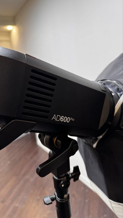 Срочно Godox AD600 pro