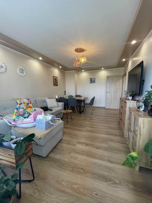 Продава се Тристаен апартамент в Търговище, Запад 3 - 75 кв.м за 1224 €/кв.м - Снимка #3