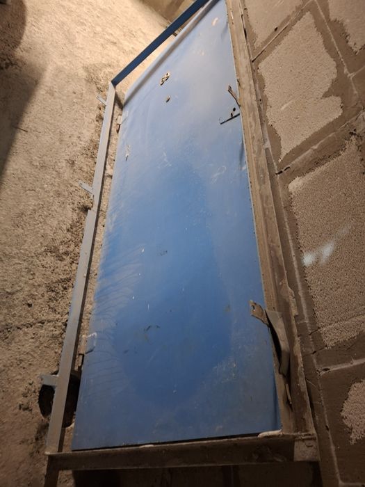 Дверь железная, бронированная