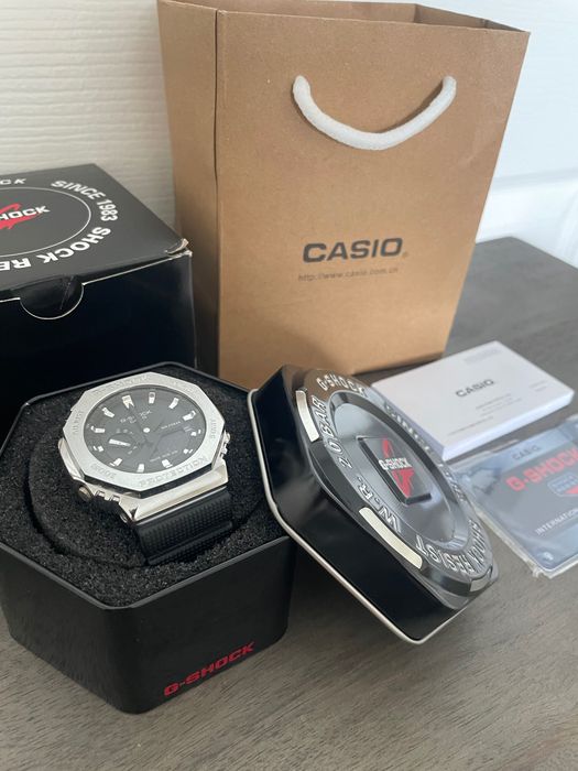Casio G-shock GM-2100 с кутия и документи