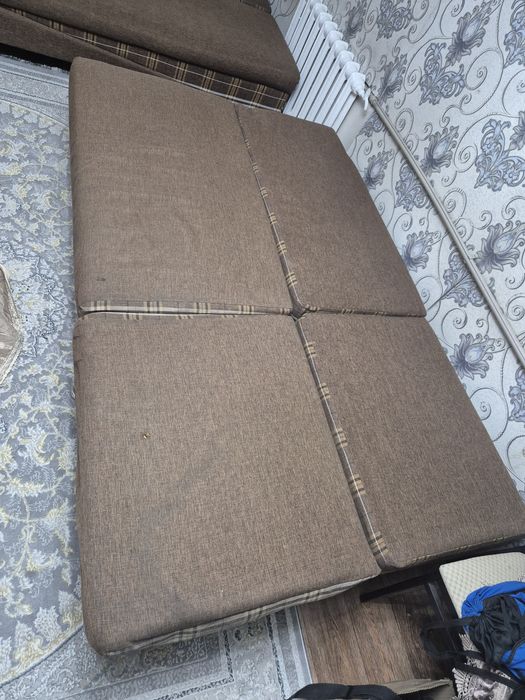 Диваны очень удобные хорошем состоянии.