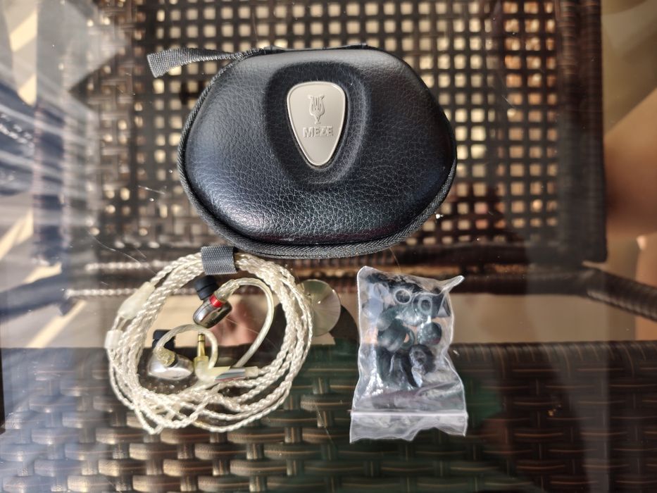 Meze Audio Solo in ear слушалки