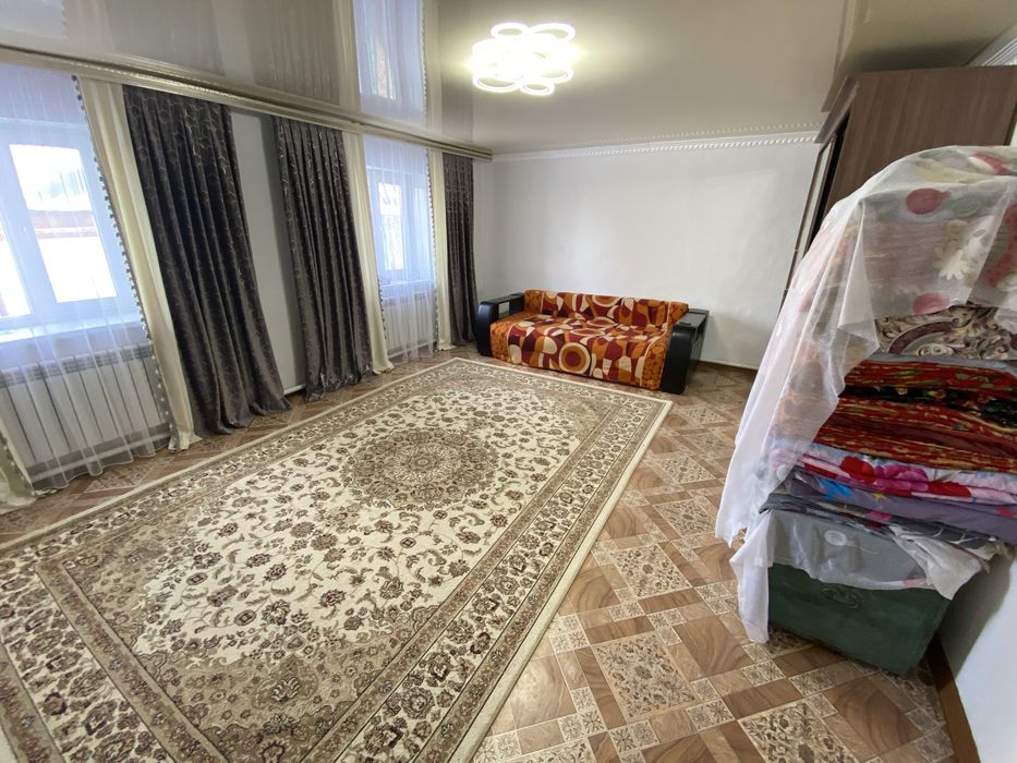 Продам дом на дачном участке .