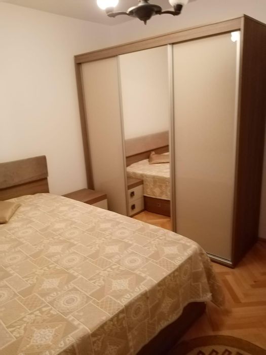 Inchiriez apartament 3 camere