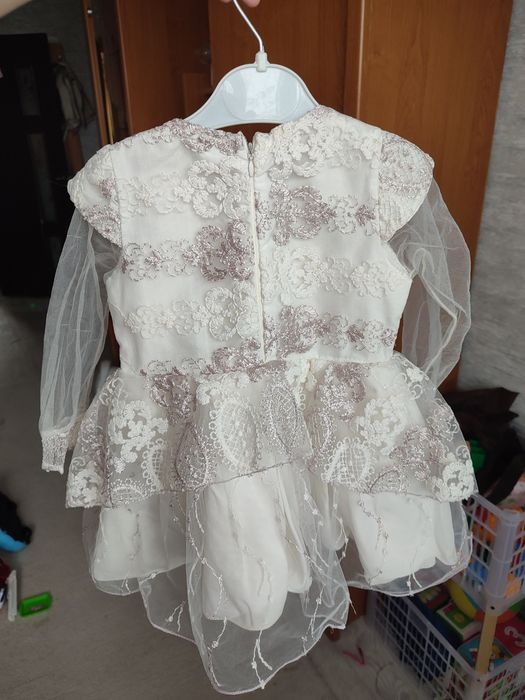 Продам празднечные платья