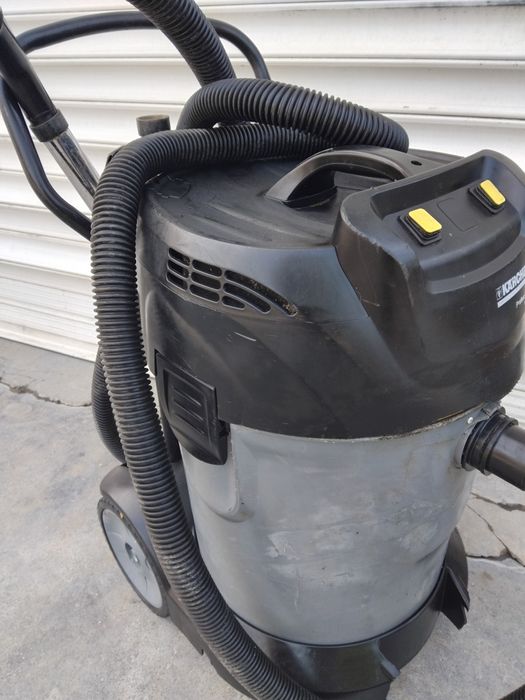 Прахосмукачк  Karcher NT 70/2 Professional 3800W с два Мотора Сухо и Мокро Строителство  Почистване
