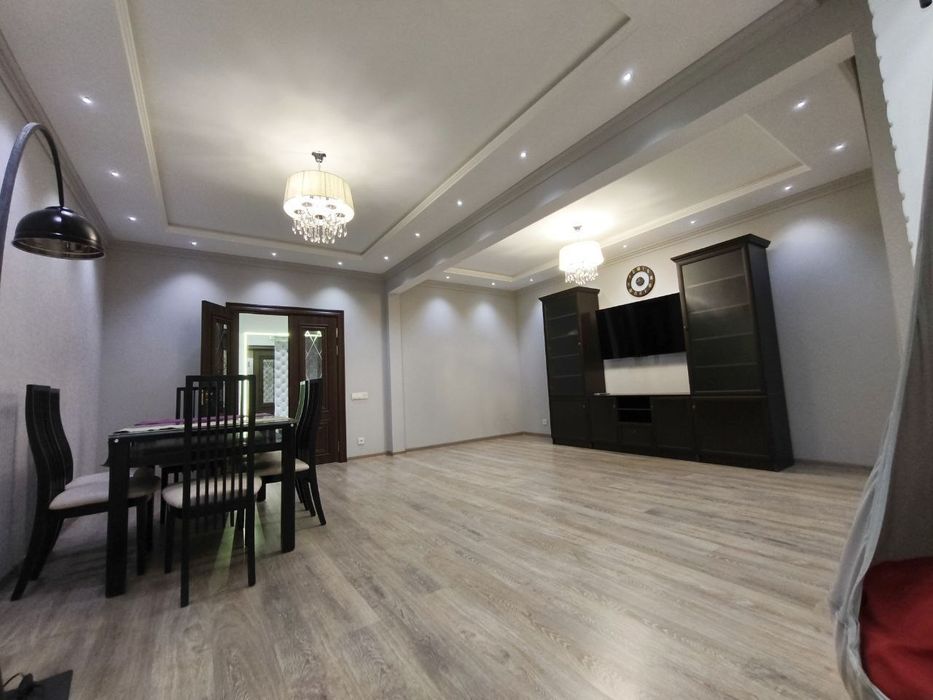 Продаётся квартира в Мирзо Улугбек Корасув-1