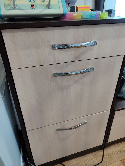 Продам обувницу  красивая