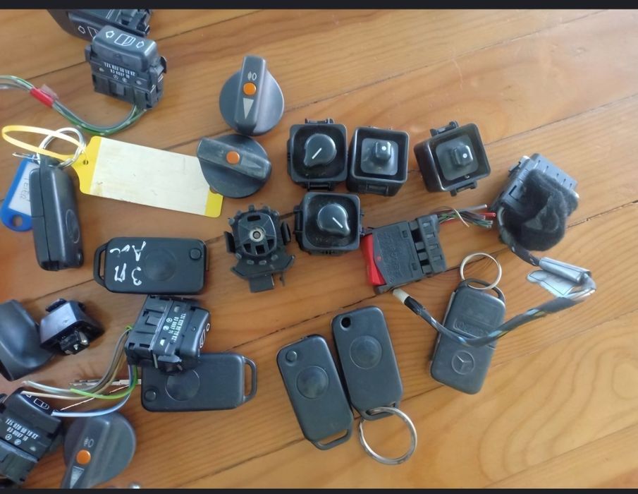 Мерс.Е.124 Зап салонные.