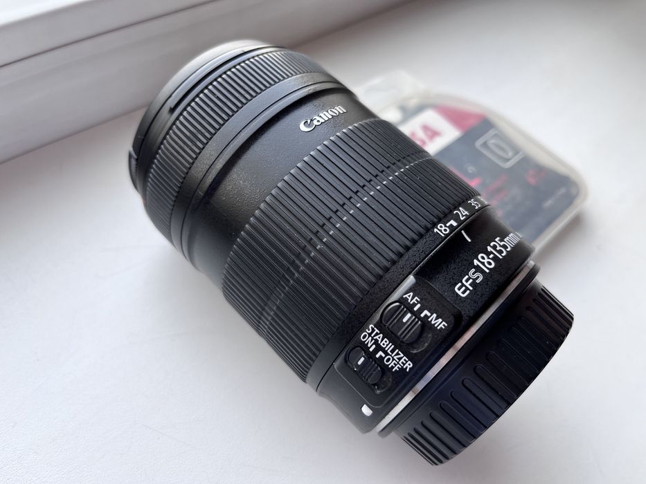 Объектив Canon 18-135mm