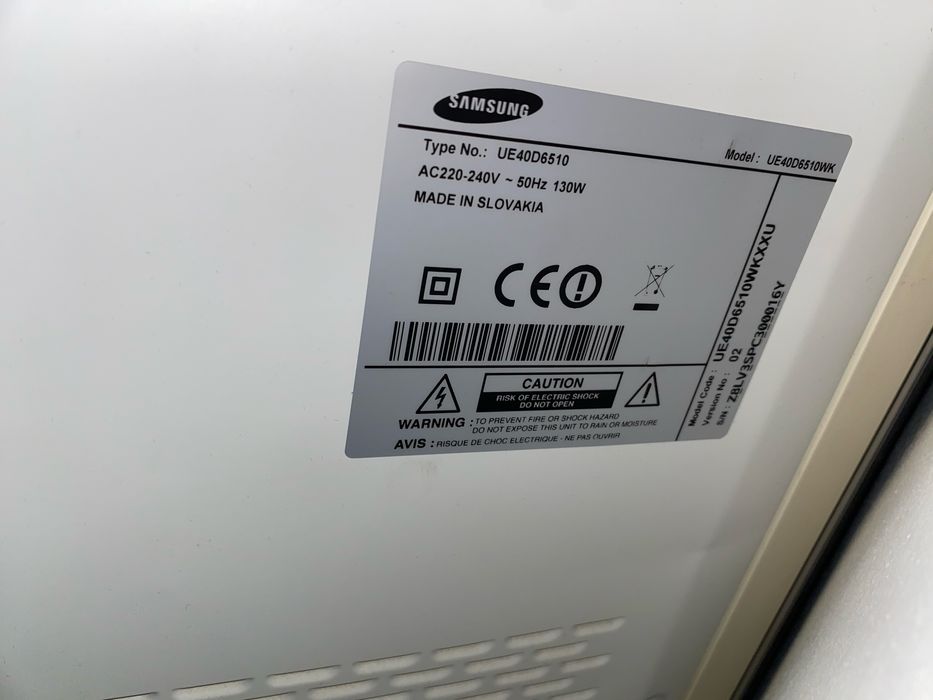 Boxe Akai si Samsung TV subtire