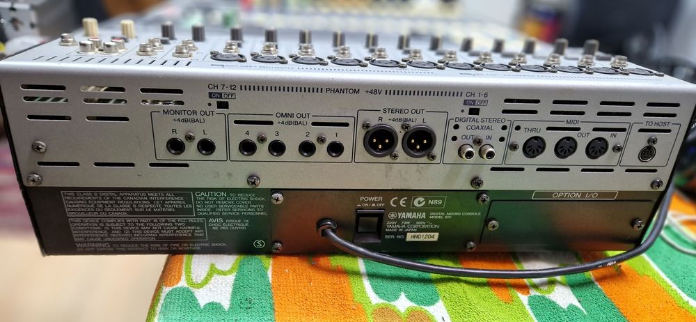 Yamaha 01v digotal mixer