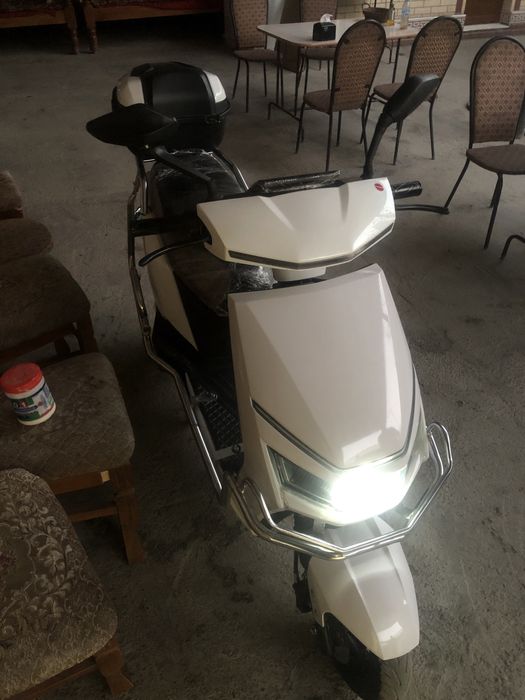 Skuter-tezligi 70 km 3 oy haydalgan toza hamma joyi narxini kelishamiz