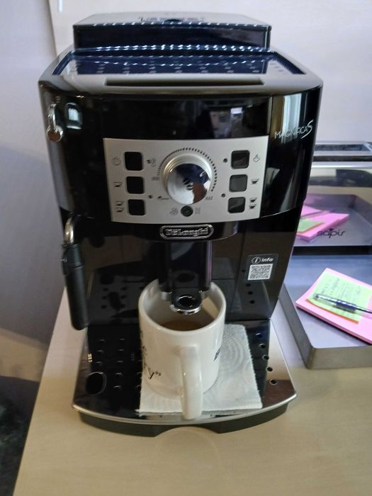 DeLonghi  MAGNIFICA ECAM22.110