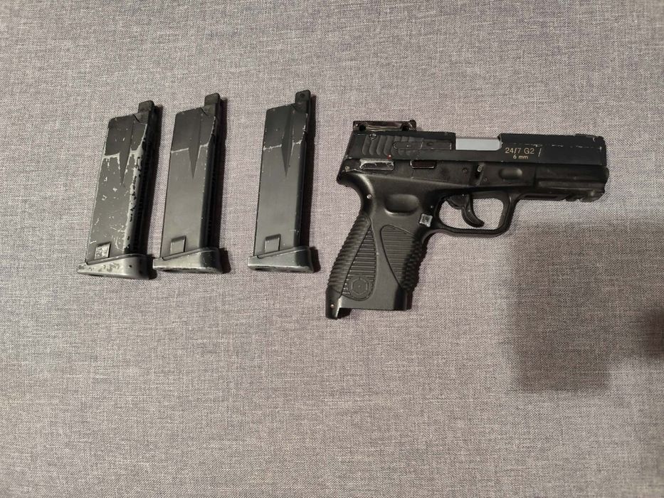 Airsoft пистолет