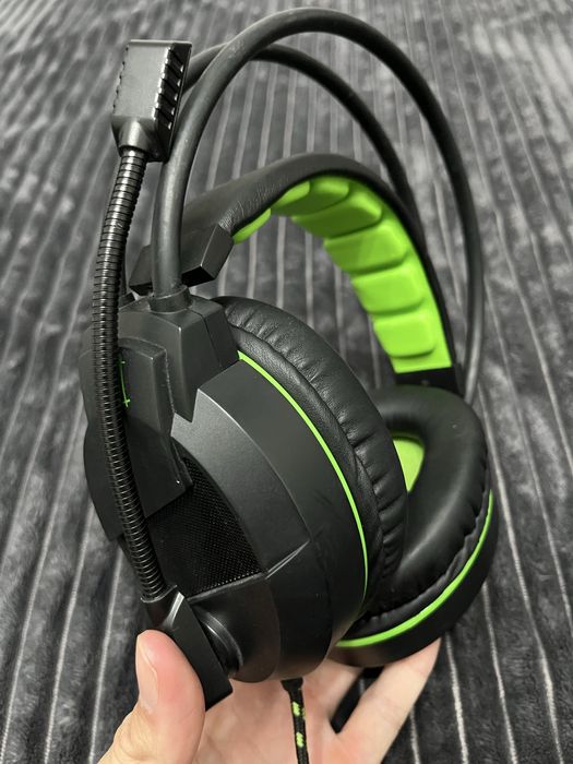 Продам игровой наушник с проводом