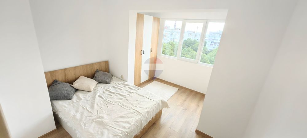 Преустроена разширена панелна гарсониера, кв. Възраждане гр.Варна. ЙГ