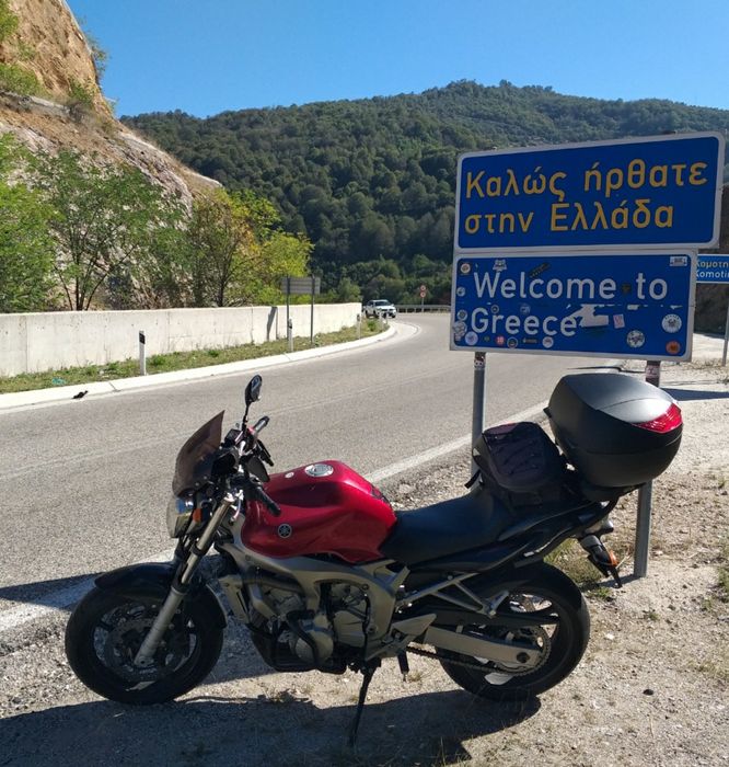 Yamaha FZ6 N + Topcase + Crashbar