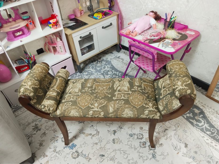 Продам комод детский,пуфик в подарок