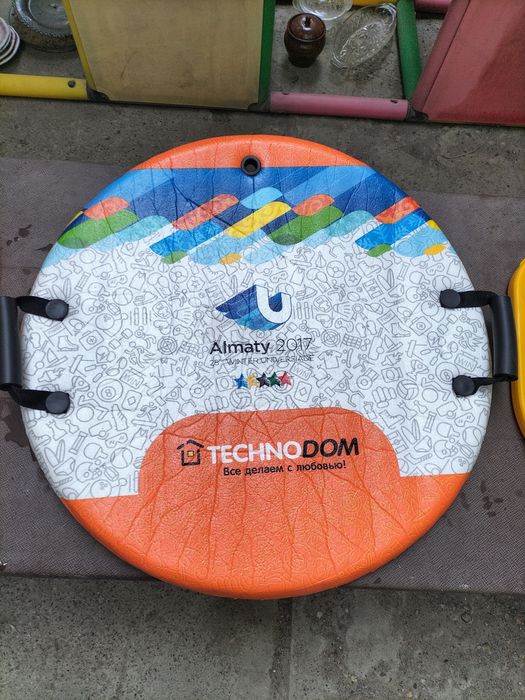 Продам санки ледянки разные.