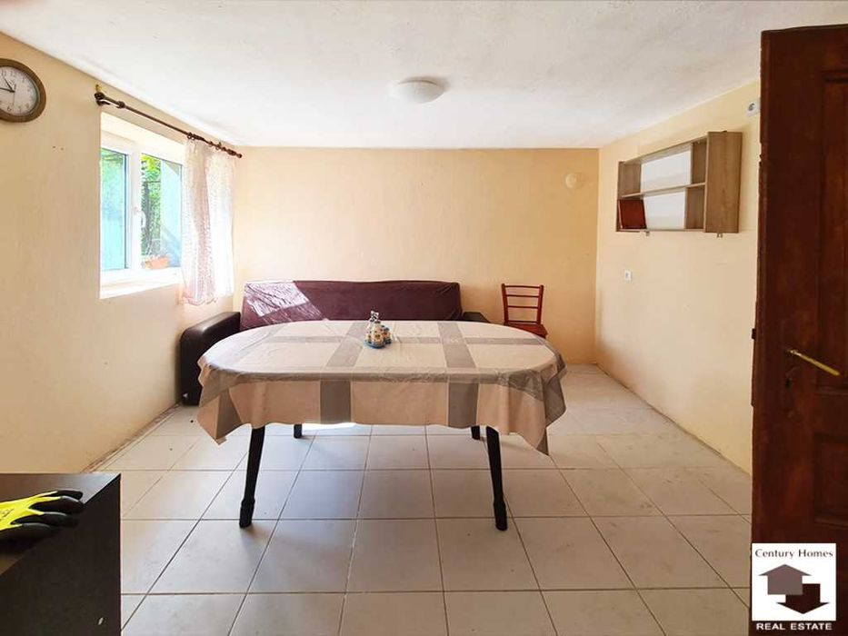 160029 Къща с допълнителни постройки и гараж в град Сухиндол