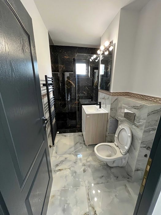 Renovări apartamente Iași gresie faianță baie finisaje instalații