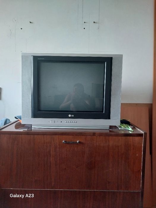 Продам телевизор LG FLATRON