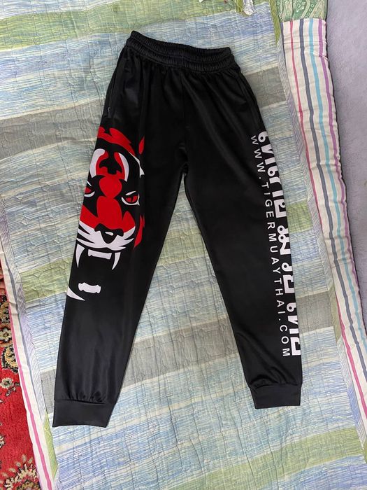 Продам спортивный костюм