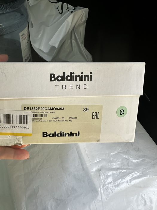 Продается обувь baldinini made in italy .