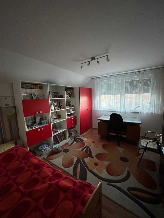 Casa de vanzare cu teren 20 ari in Decebal