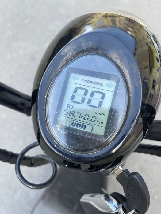 Moped electric scuter