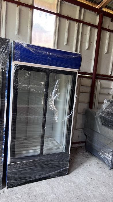 Vitrina frigorifica cu 2 usi pentru bautura/doze/sucuri