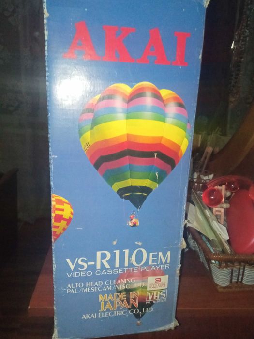 Видеомагнитофон AKAI