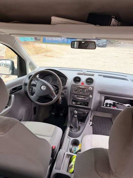 VW Caddy Life - Camper Van