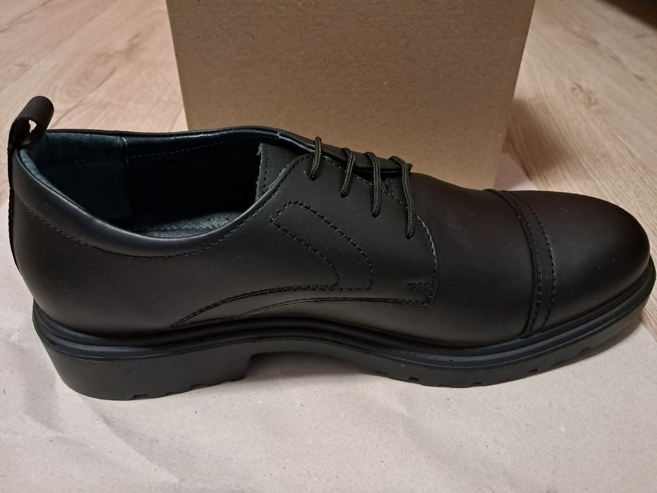 Мъжки обувки от естествена кожа